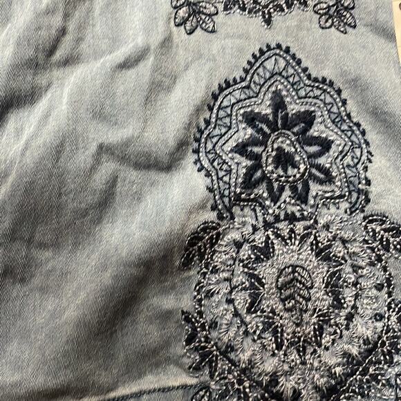 Westport short sleeved boho Denim v neck dress with navy embroidered  accent - Picture 3 of 7